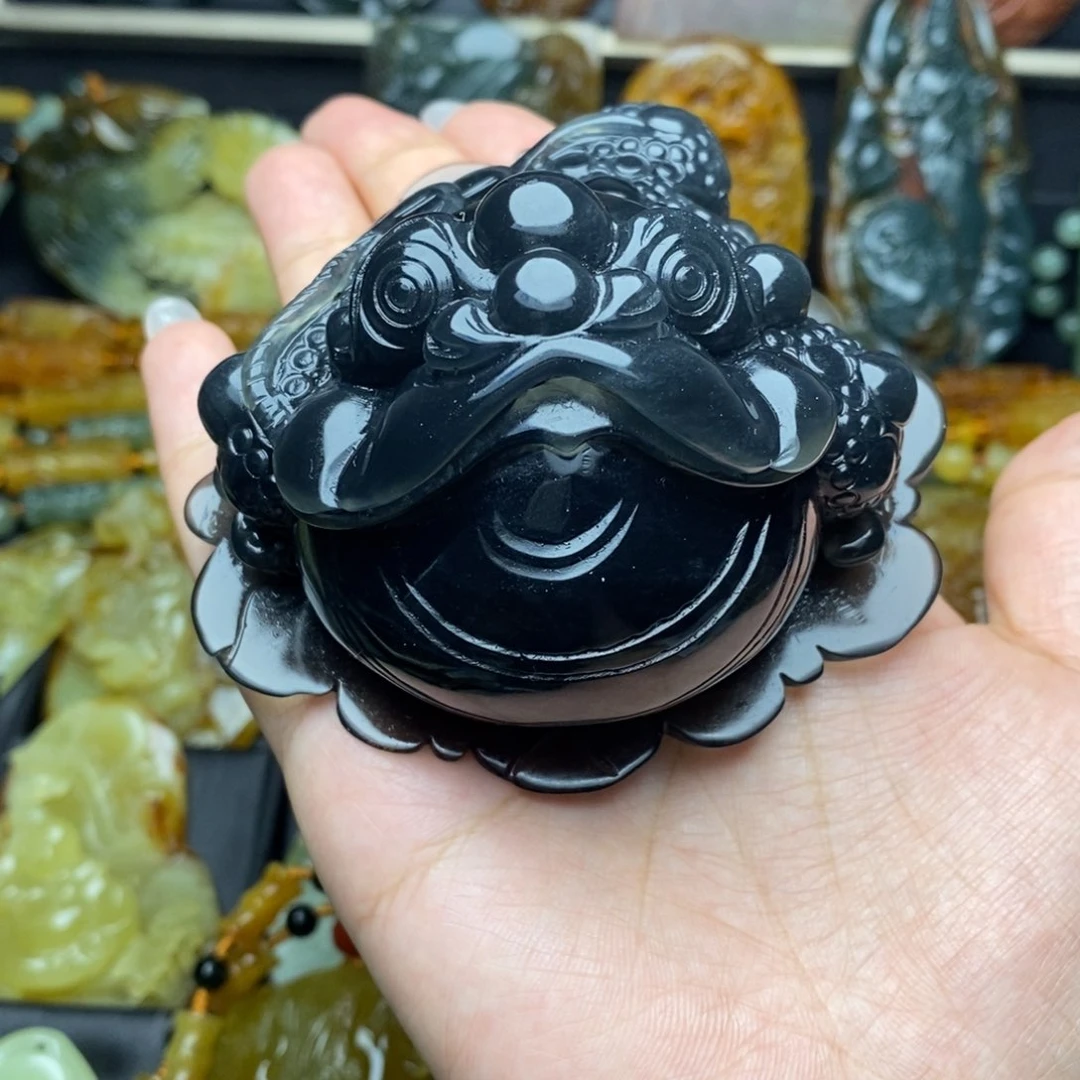 刘***哥蛇纹石玉未镶嵌小摆