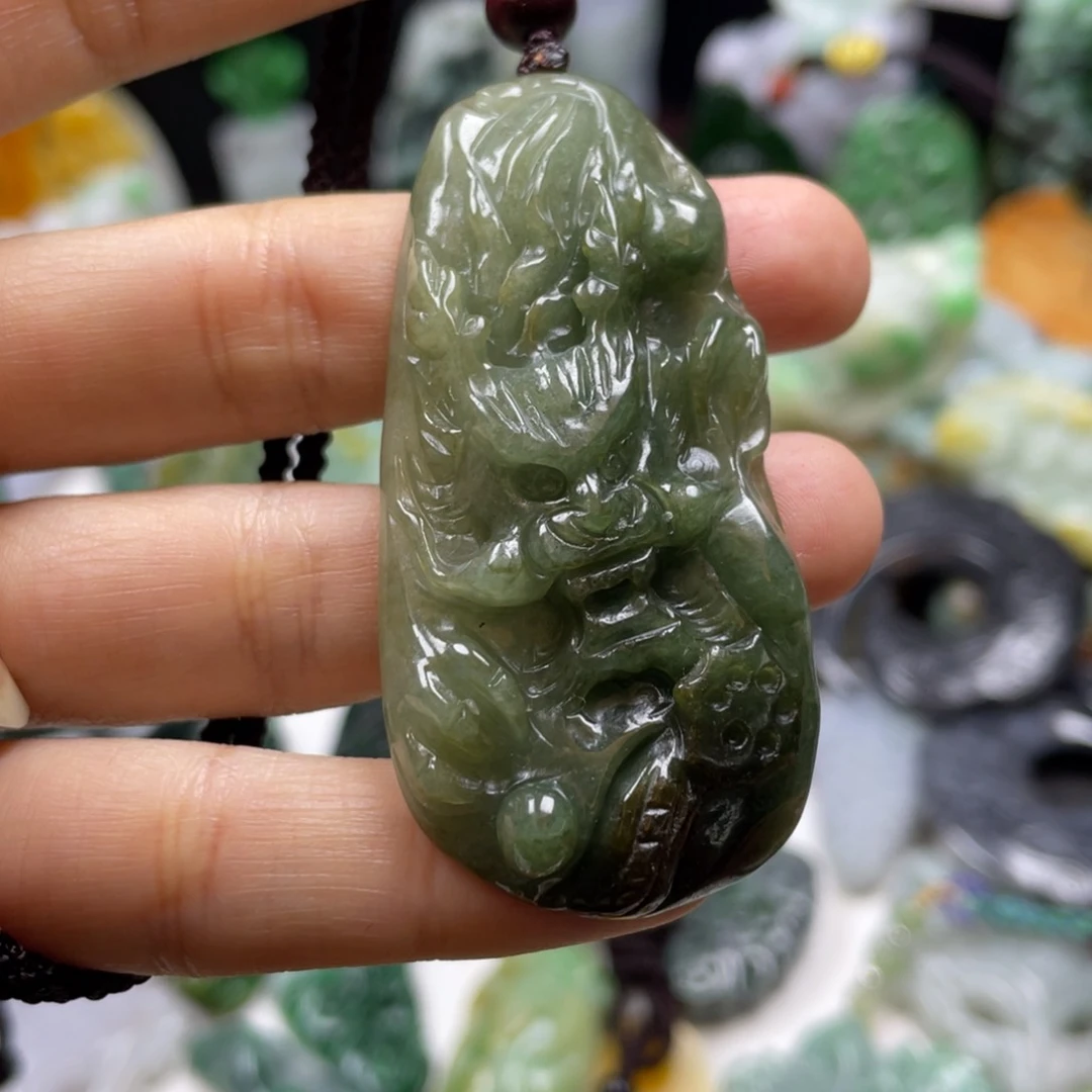 翡翠颈饰未镶嵌牌子