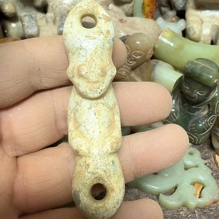 蛇纹石玉颈饰未镶嵌