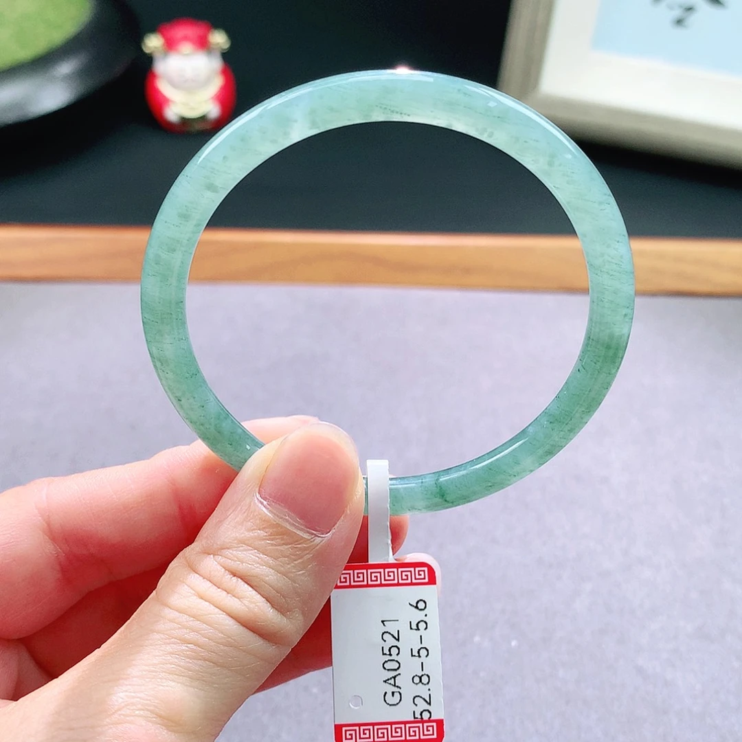 翡翠手镯未镶嵌天然翡翠手镯