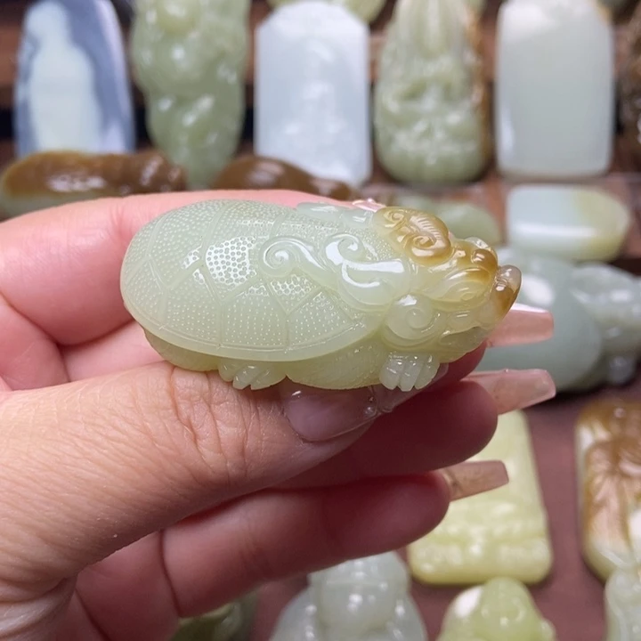 和田玉未镶嵌挂件