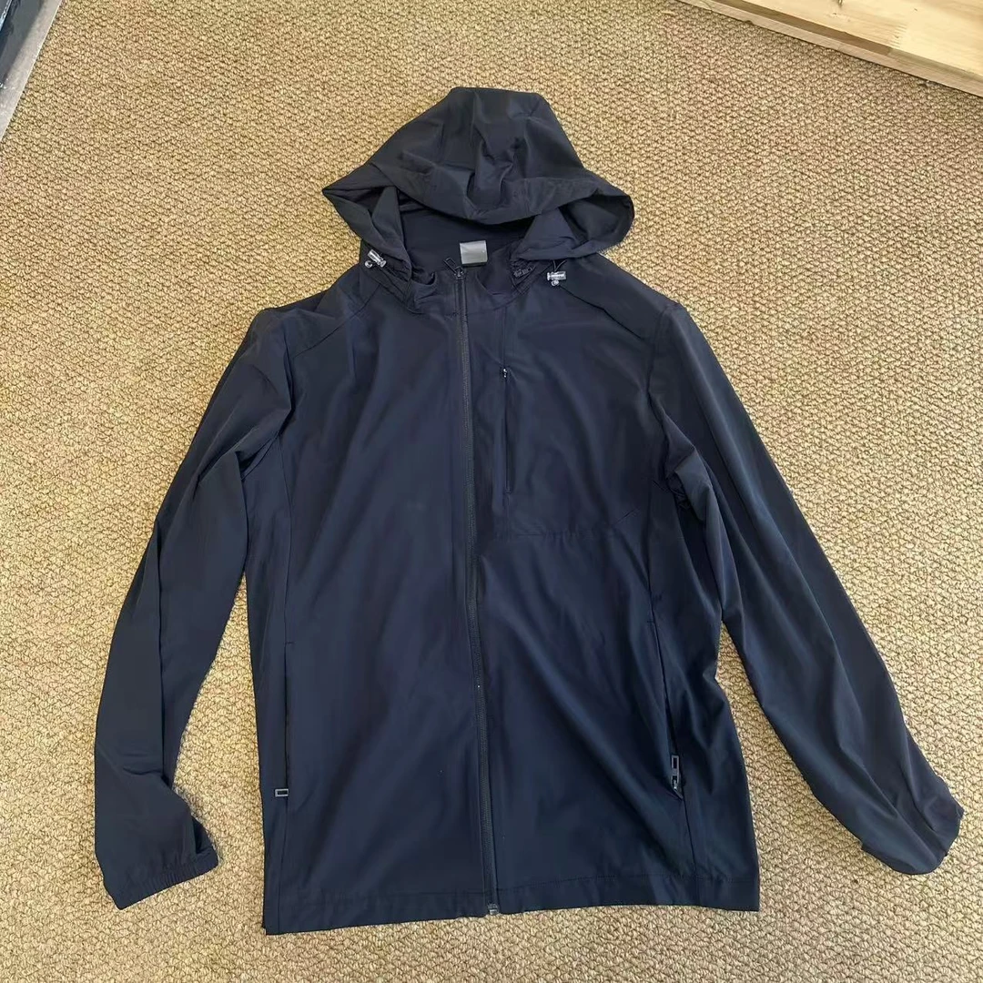 【正经小郑】始老师爱穿的蓝黑色户外薄皮肤衣