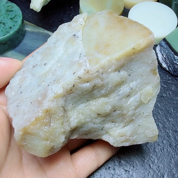 和田玉（糖玉）未镶嵌珠宝奇石