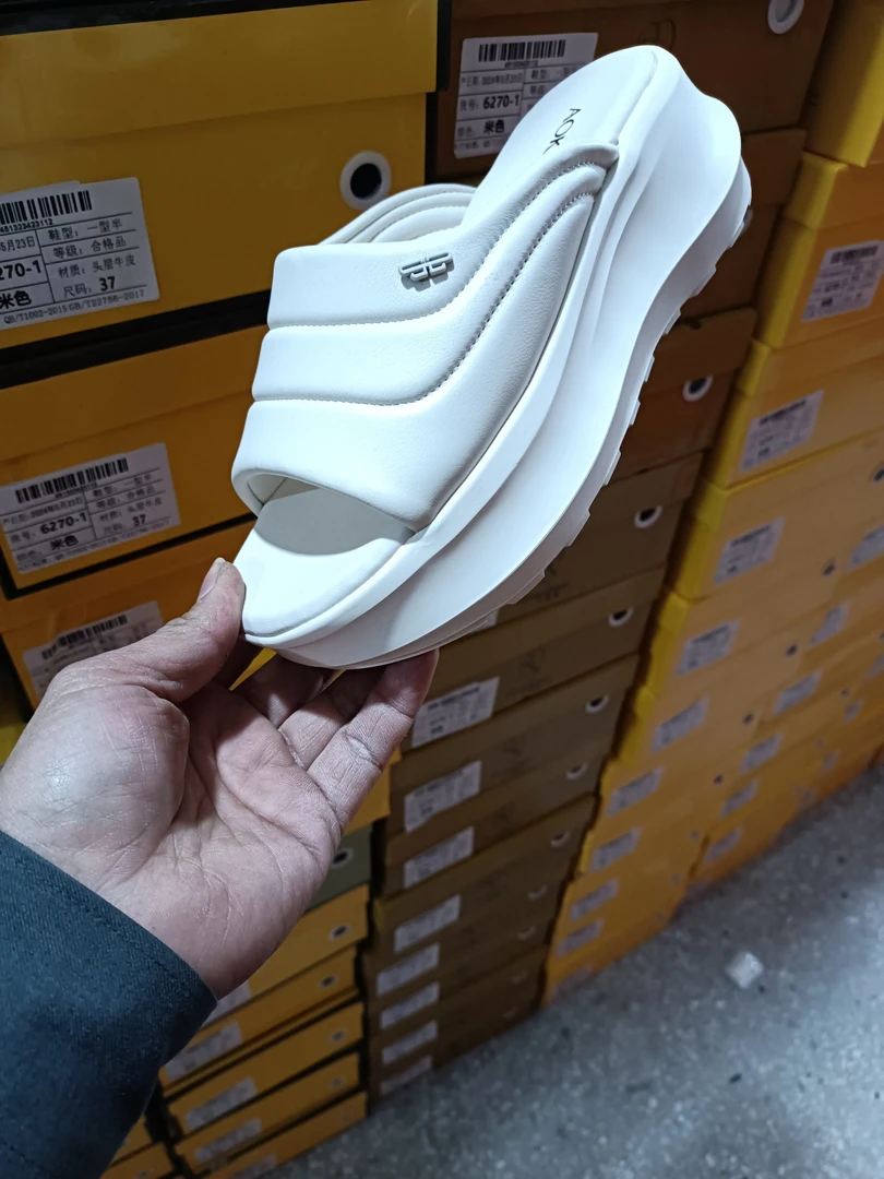 6270头层牛皮百搭凉拖