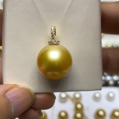 颈饰海水珍珠18K金镶嵌