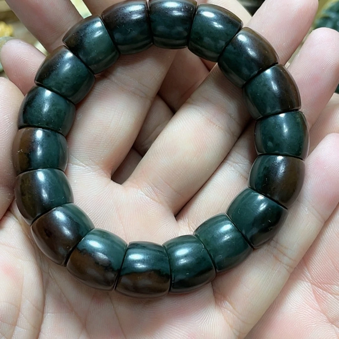 【闪购商品】未镶嵌岫岩河磨玉（透闪石质玉）挂件威****司