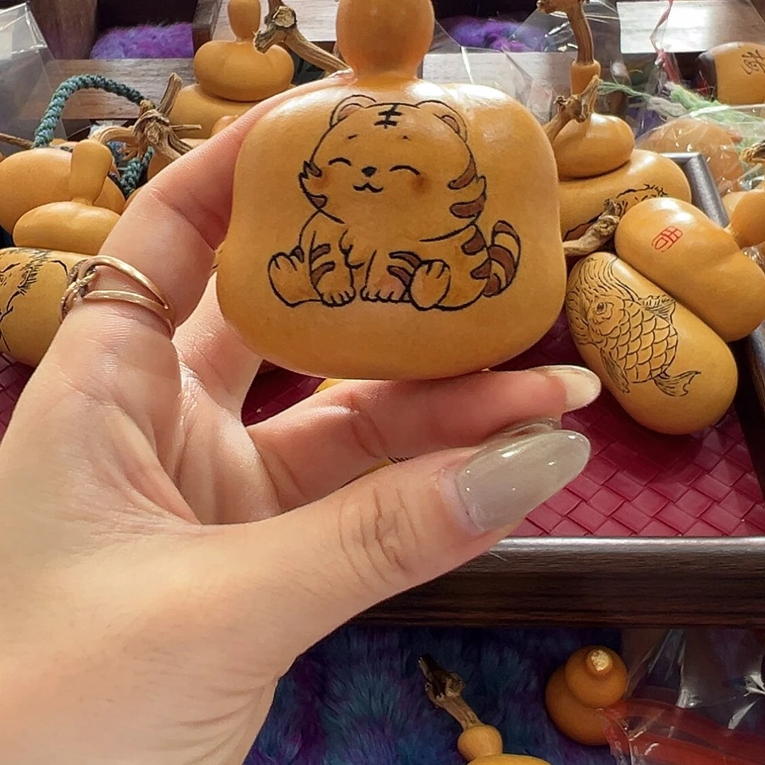 奇***君墨刻熊猫脸钱袋子葫芦