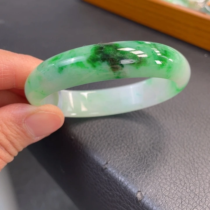 翡翠未镶嵌手镯（贵妃镯）缅甸翡翠