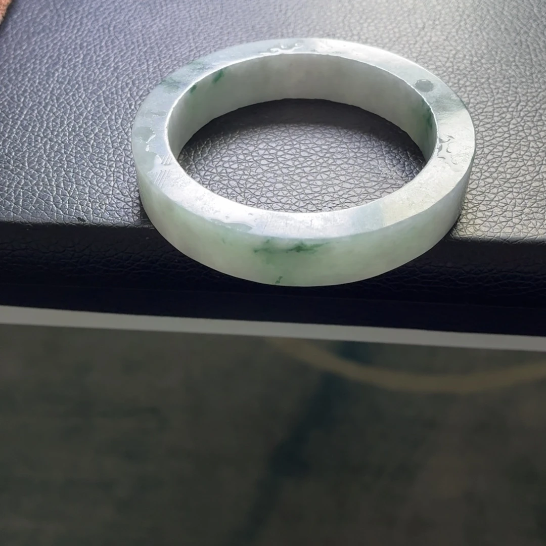 定制翡翠未镶嵌翡翠手镯