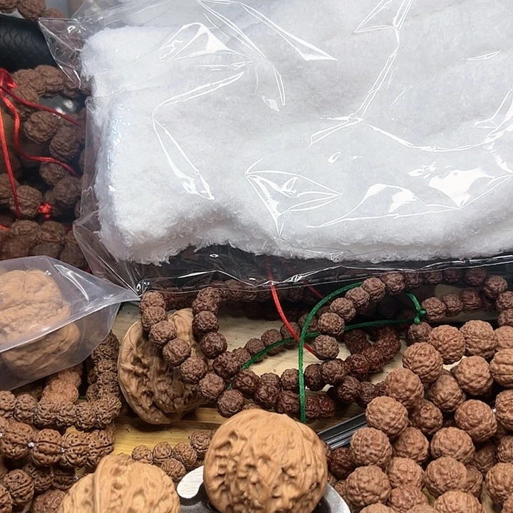 金刚菩提吊坠东*尼金刚