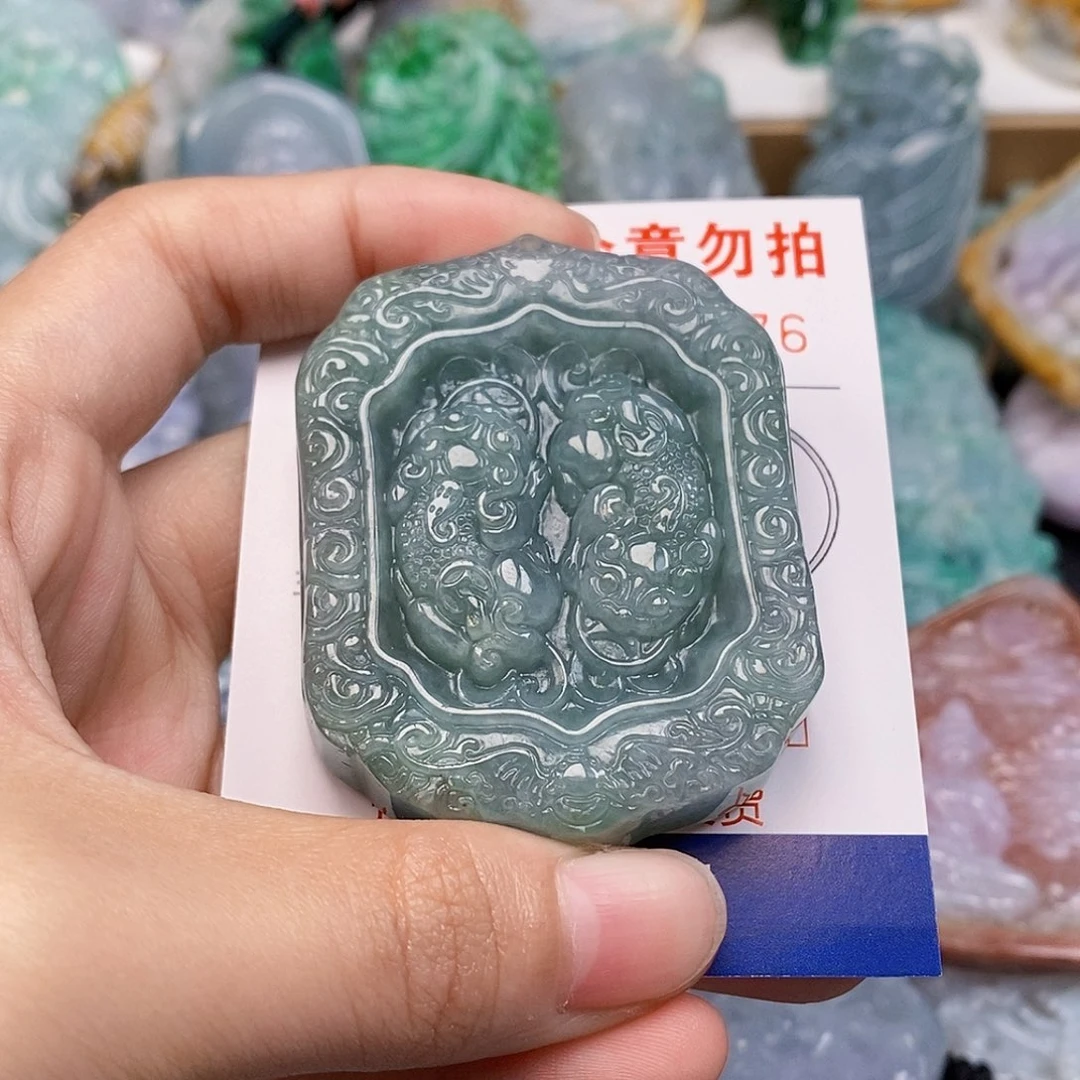 吊坠(不含链)未镶嵌翡翠