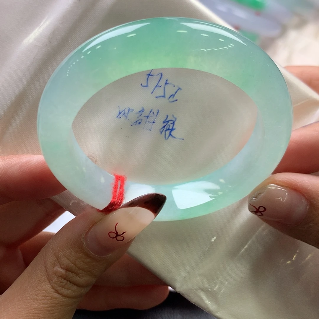 翡翠未镶嵌手镯47号冰甜绿