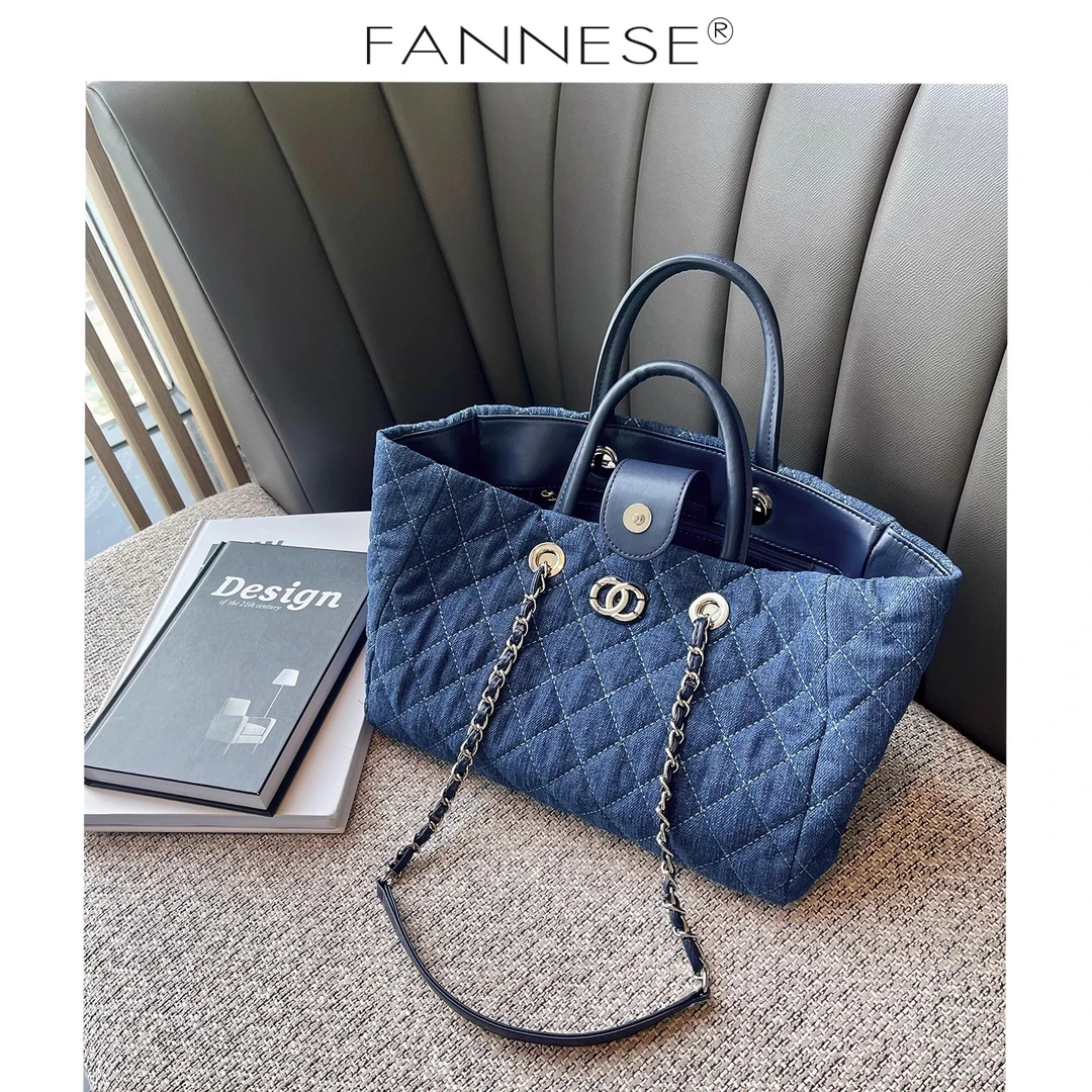 2025秋冬新款菱格托特包丹宁牛仔布蓝色手提链条单肩包时尚小香风