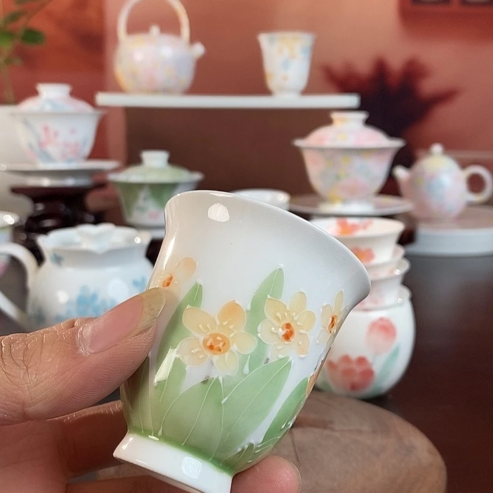 水仙花品茗杯手绘釉下高温