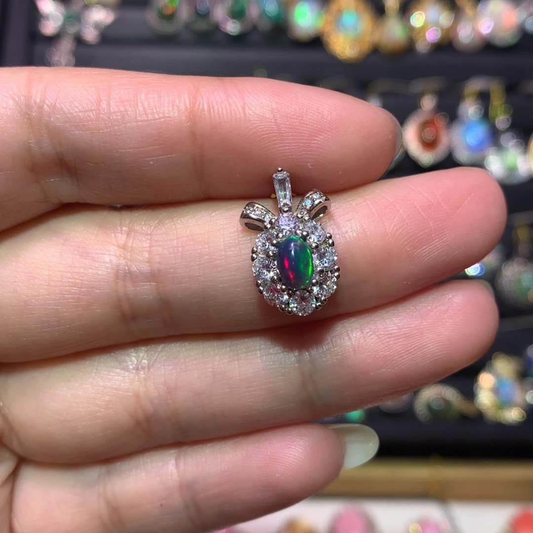 银S925镶嵌欧泊吊坠特价不退换