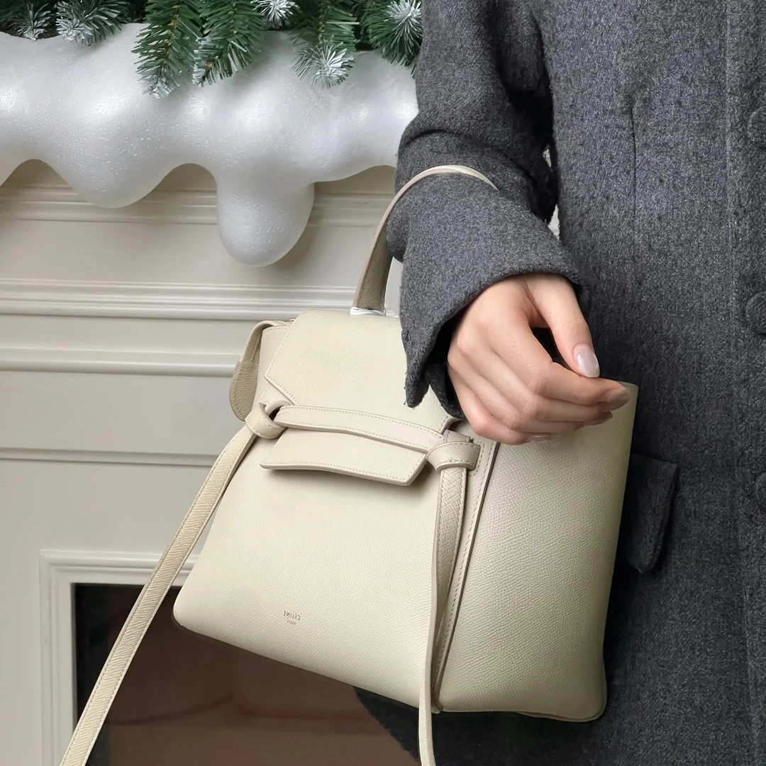 95新 Celine/思琳 鲶鱼mini白色/优品