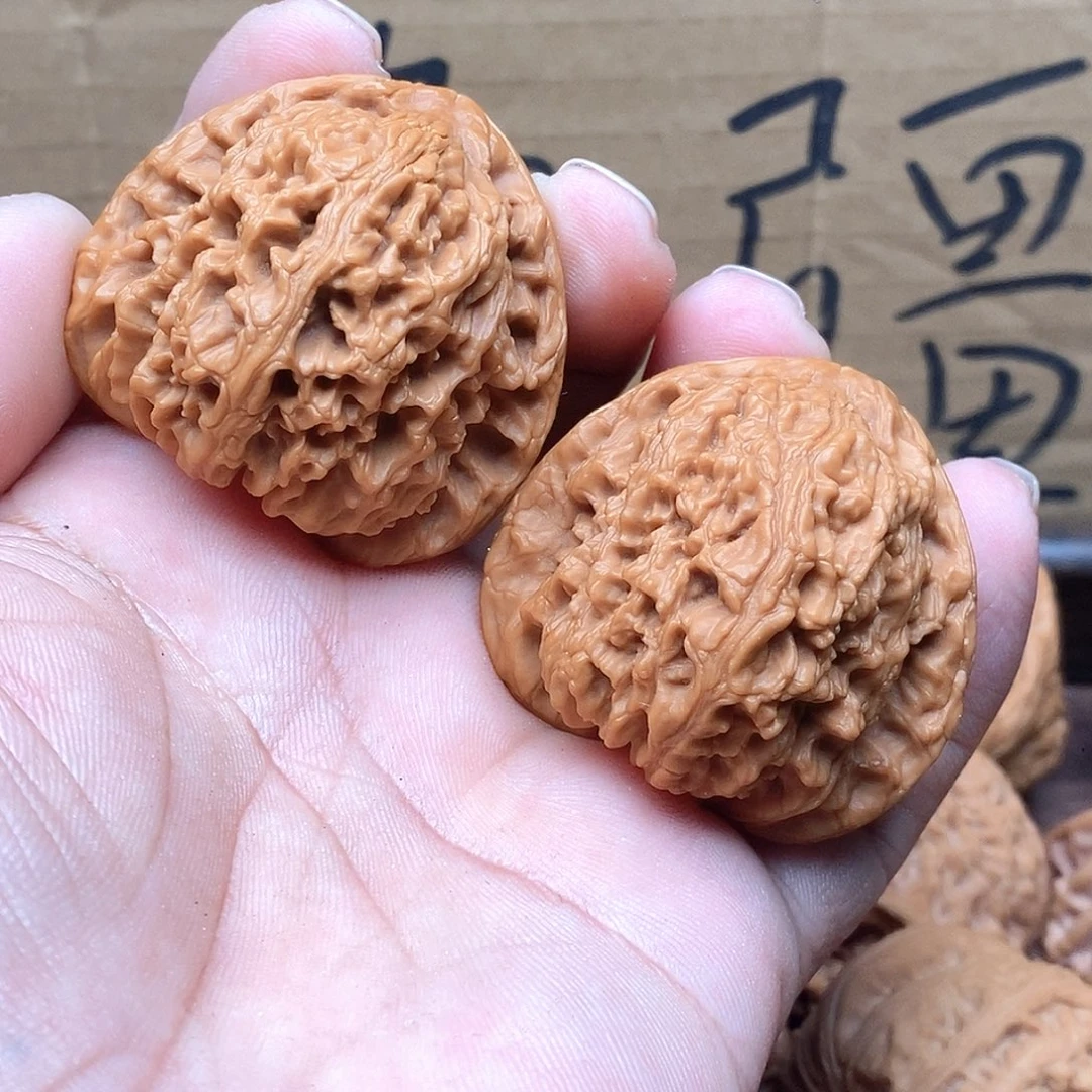 把件文玩核桃三角疆………………