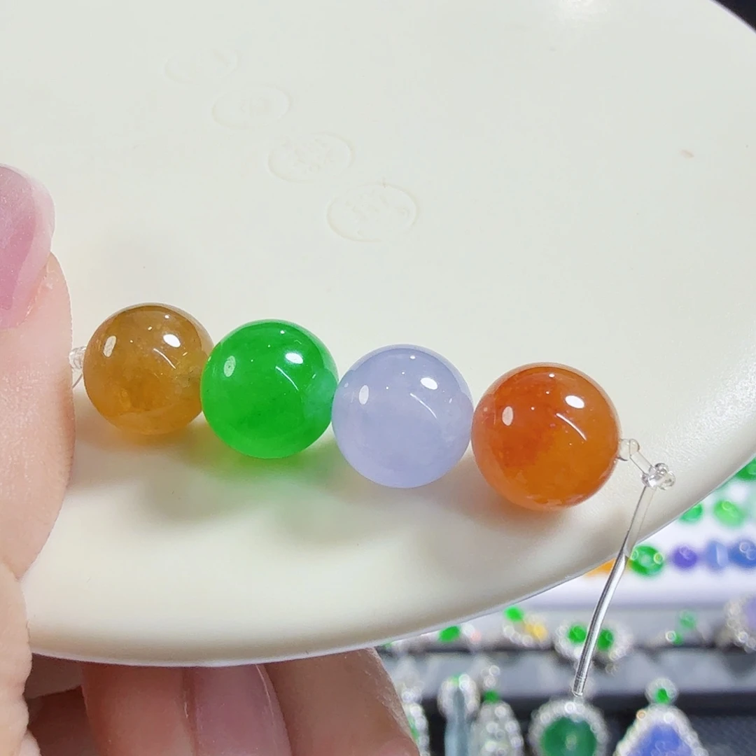 翡翠未镶嵌颈饰圆珠卡8.18，