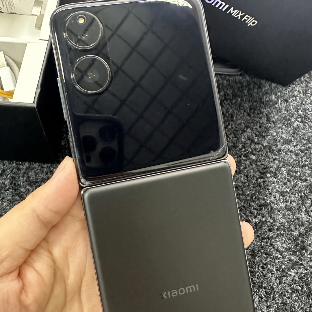 95新 Xiaomi/小米 MlX Flip 黑色 12+256g 再保26.4.1 配件全套