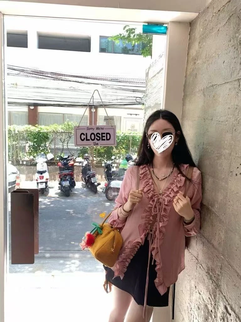 法式木耳边v领系带长袖衬衫女秋季设计感宽松显瘦百搭衬衣Q306