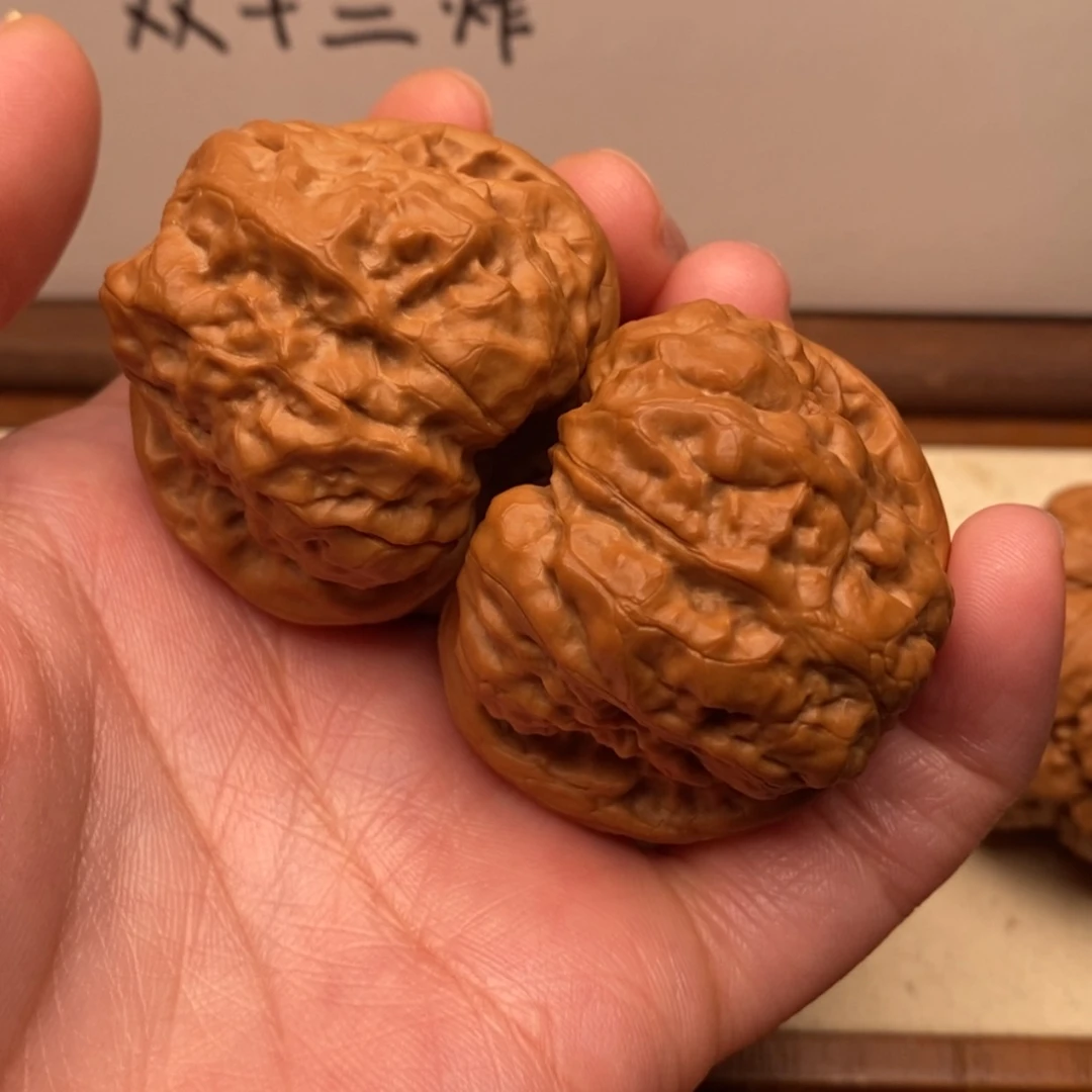 【闪购商品】把件文玩核桃边42左右