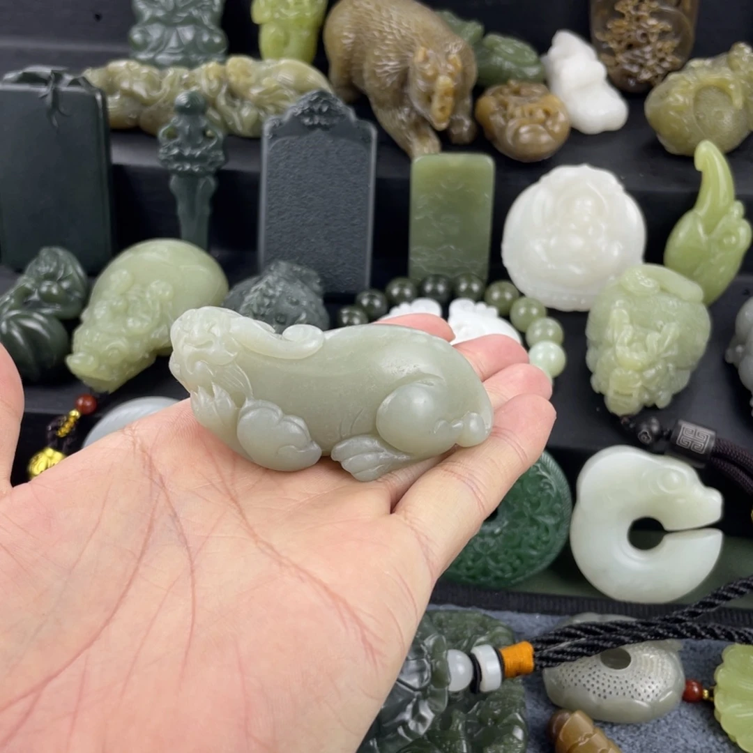 和田玉未镶嵌颈饰