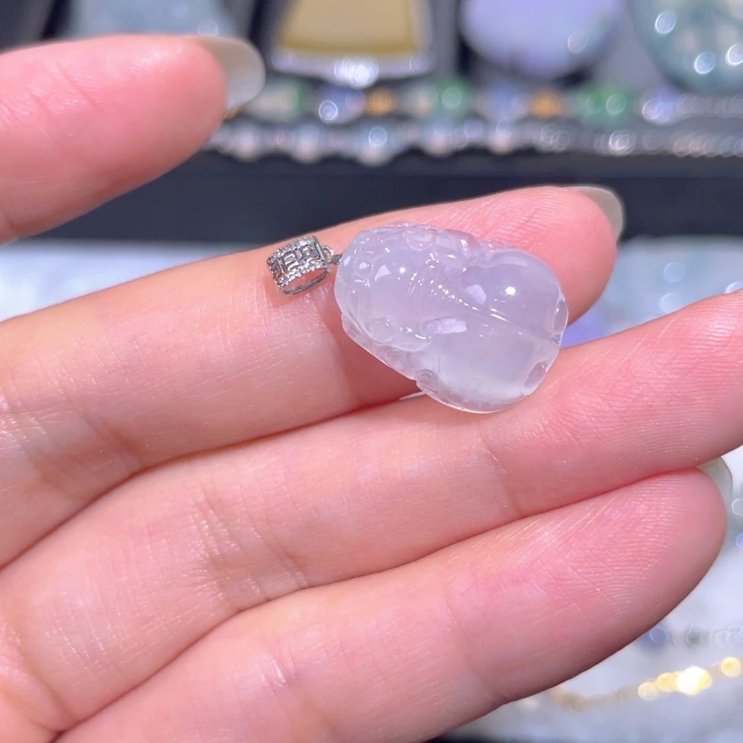 翡翠18K金镶嵌颈饰翡翠