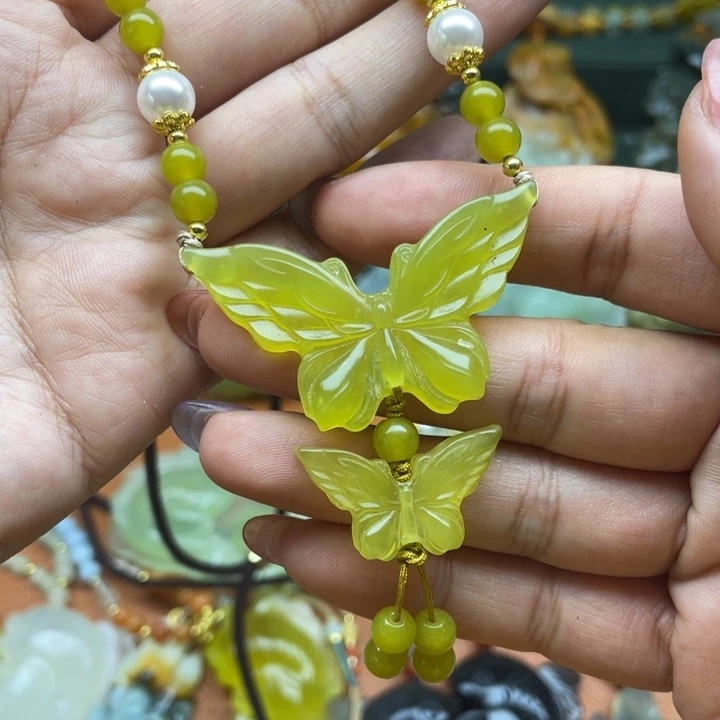 蛇纹石玉未镶嵌吊坠