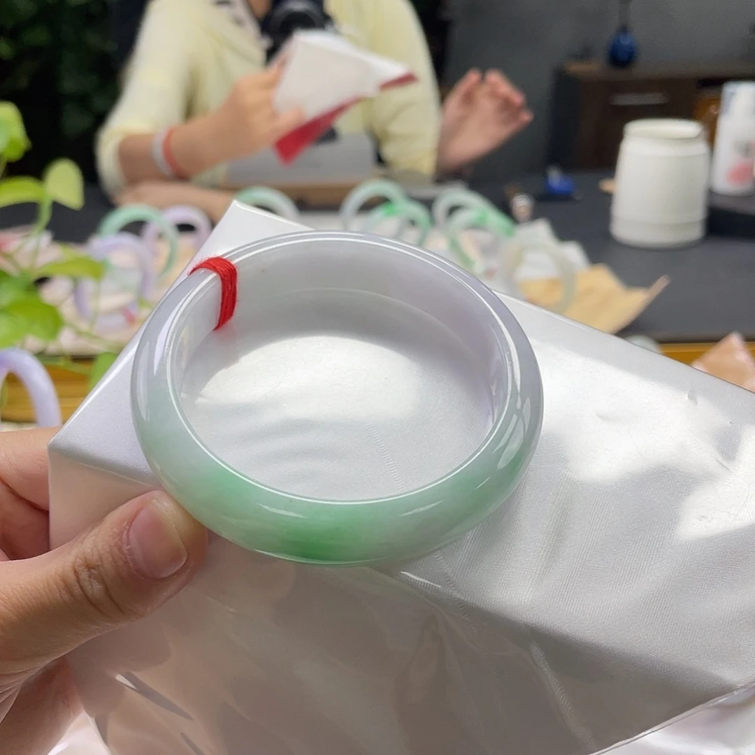 翡翠未镶嵌手镯59.5正圈