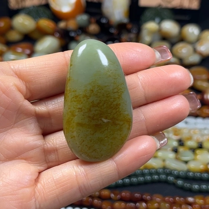 和田玉未镶嵌手串