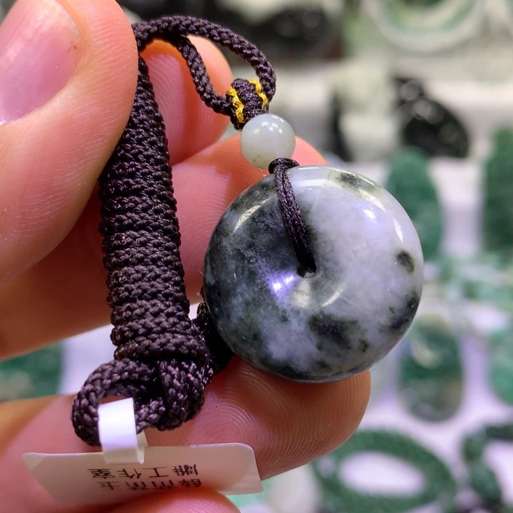 独山玉未镶嵌颈饰