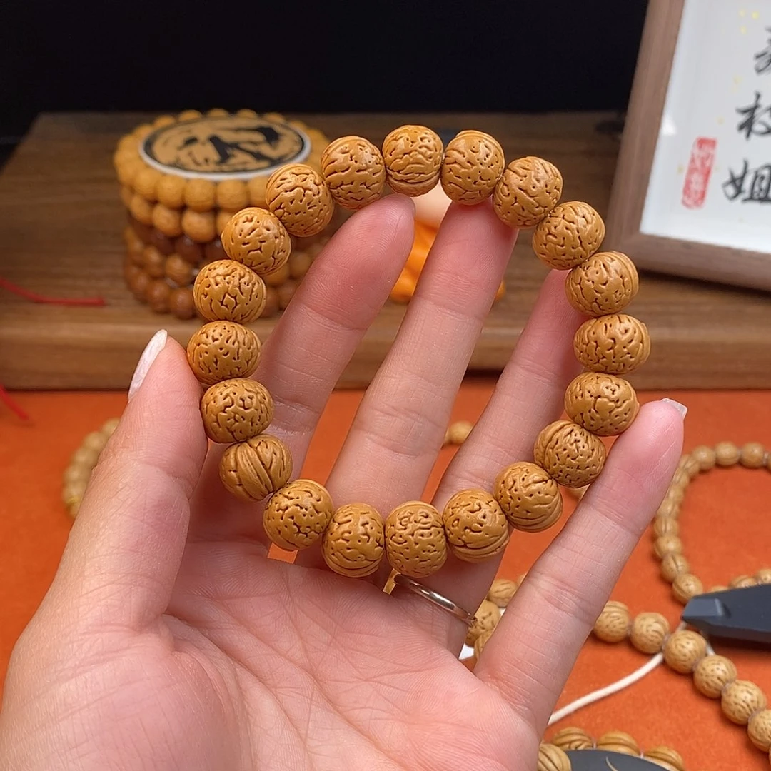 桃核手串乔*爷红宝石14 （尺寸误差0.5之间）