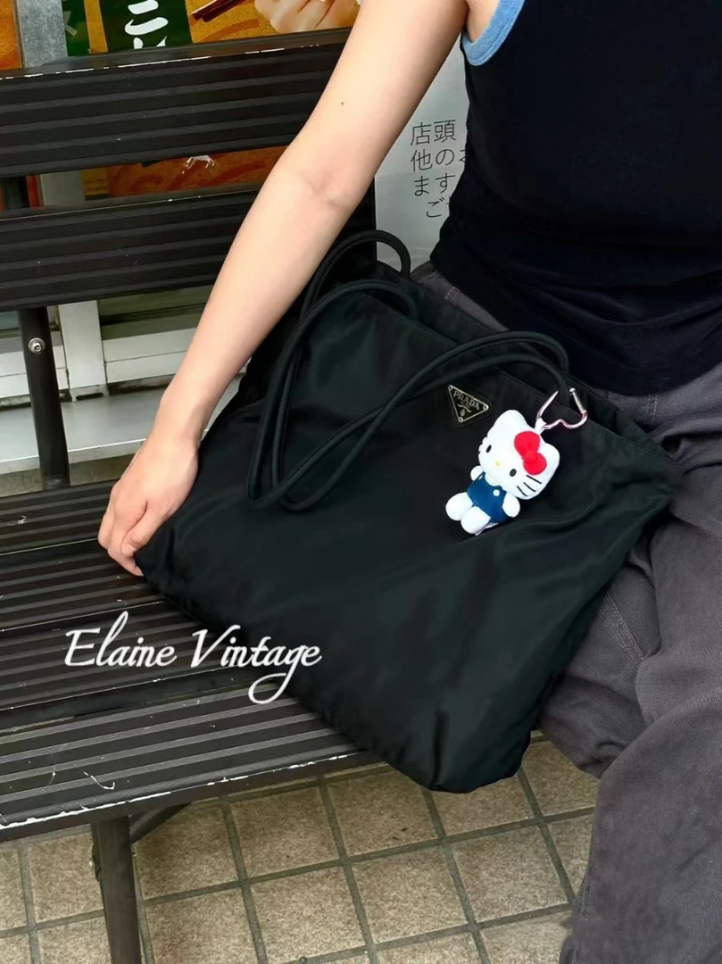 95新 Prada/普拉达 【芳】黑银托特35cm（可放笔记本电脑）