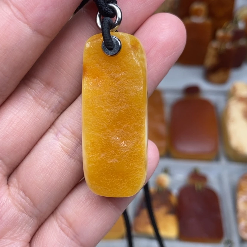 【闪购商品】未镶嵌吊坠(赠链)琥珀