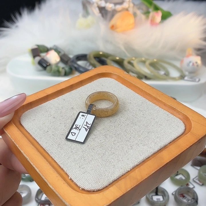 和田玉（糖玉）未镶嵌戒指t19桂花糖圆条直径17.9不退换