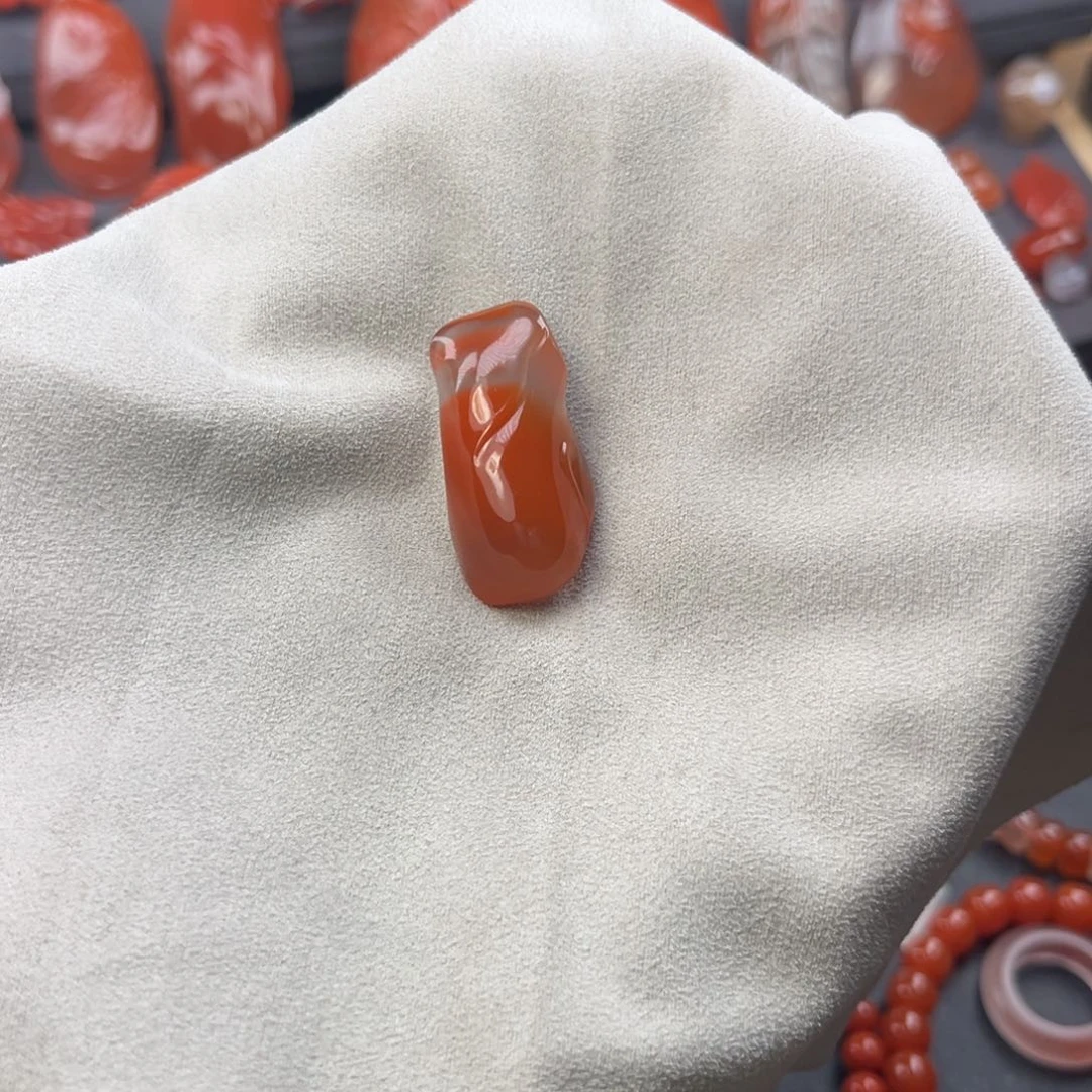 南红玛瑙未镶嵌挂件