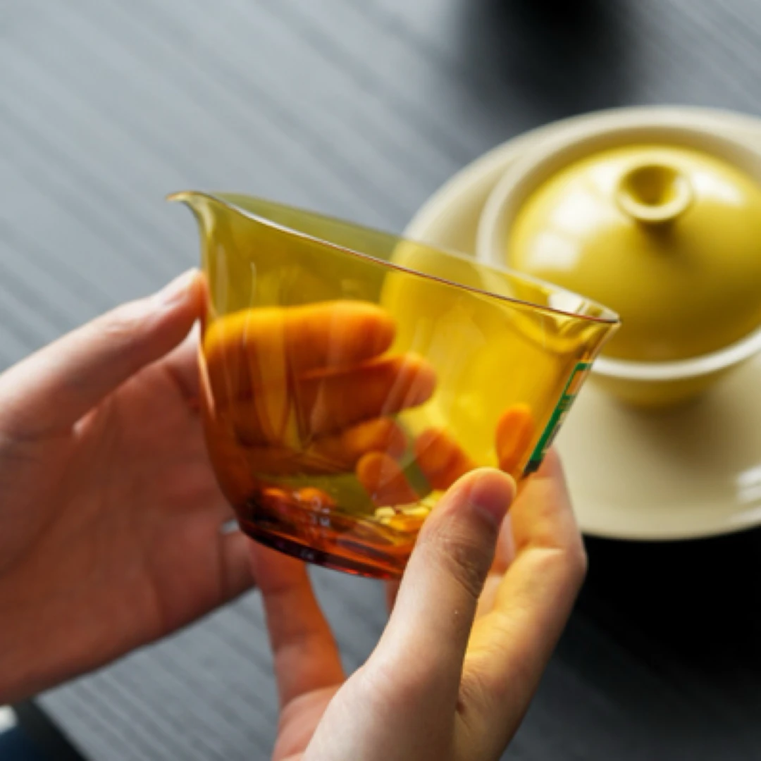 魏小玻水滴公杯浅黄熏银