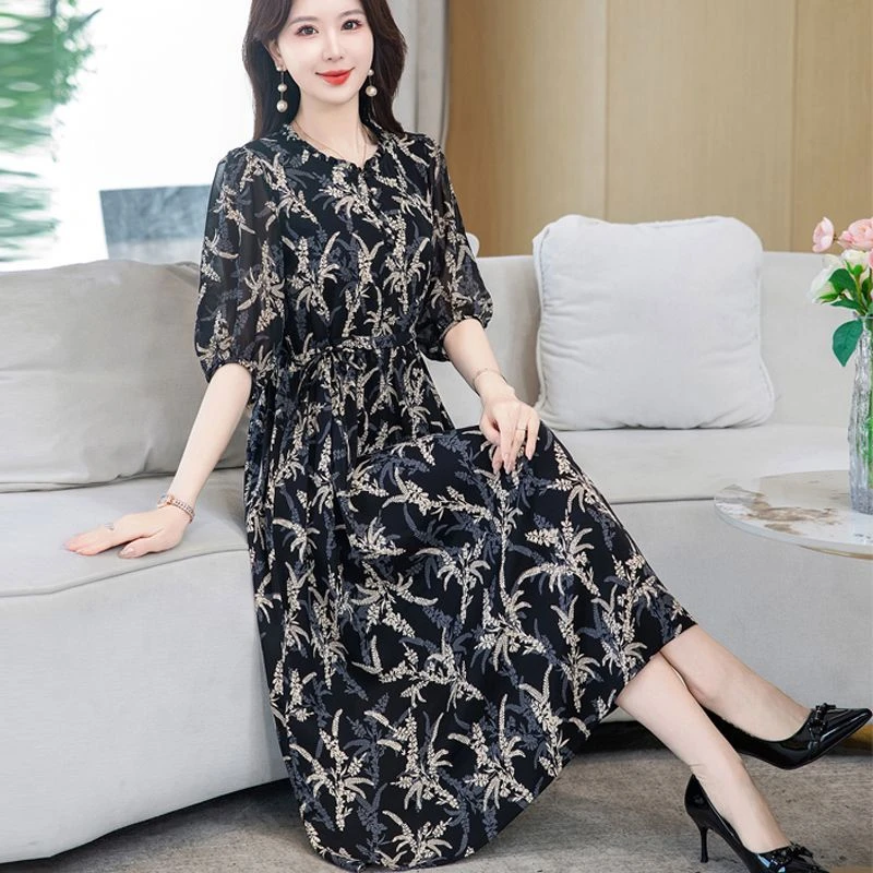 洋气女装夏季连衣裙气质2025春季妈妈新款新款显瘦减龄收腰休闲中