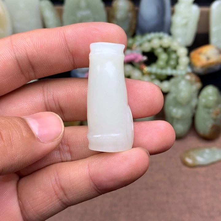 和田玉（糖玉）未镶嵌颈饰
