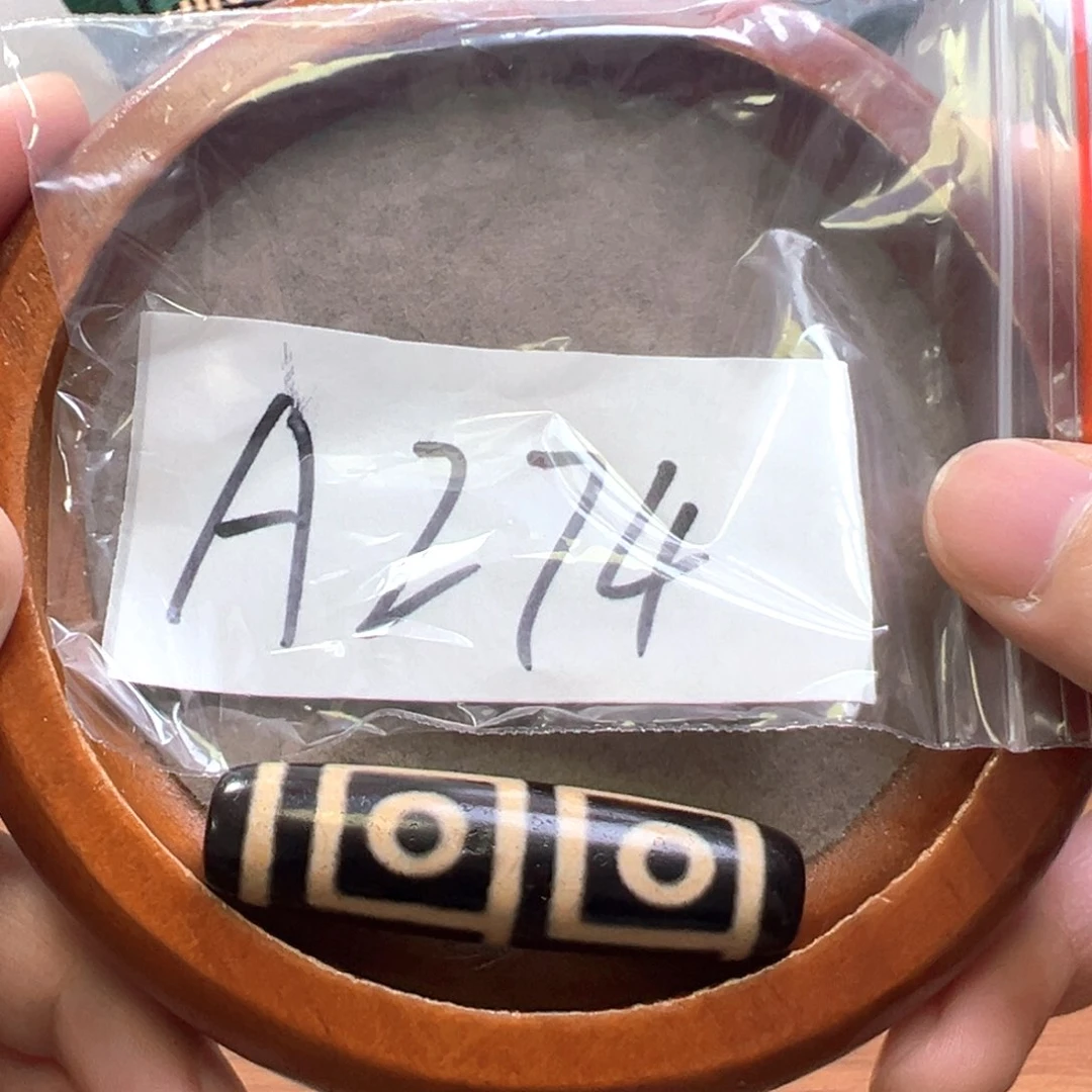 玛瑙/玉髓颈饰未镶嵌〆****U微瑕带石纹特价处理品 送绳