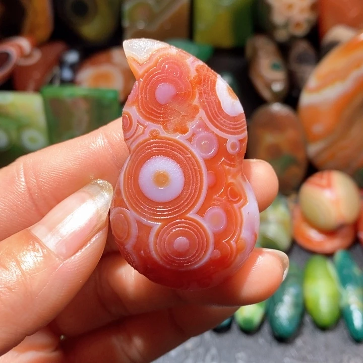 石英质玉颈饰未镶嵌