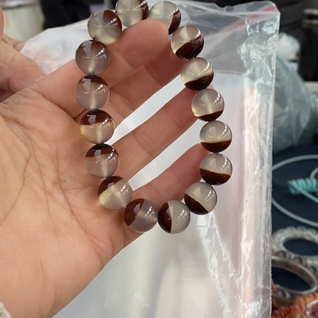 鸿***宏玛瑙/玉髓未镶嵌手链