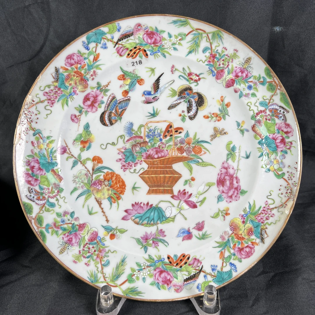 粉彩蝶恋花卉纹赏盘