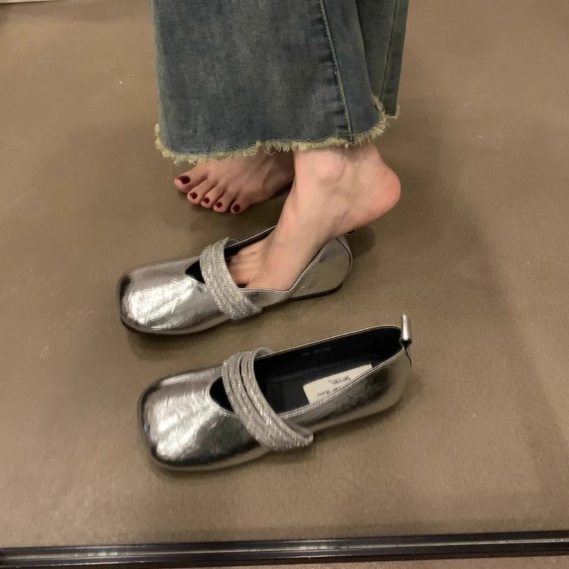 玛丽珍女鞋子2025新款小皮鞋女一脚蹬配裙子气质平底银色法式单鞋