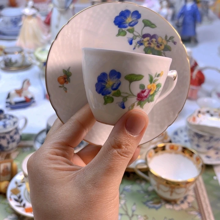 摆件欧洲中古瓷器好看冲鸭！