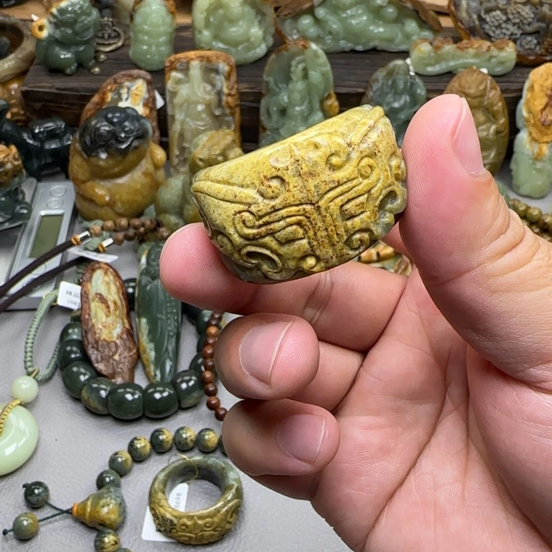 一****岫岩河磨玉（透闪石质玉）未镶嵌珠宝奇石