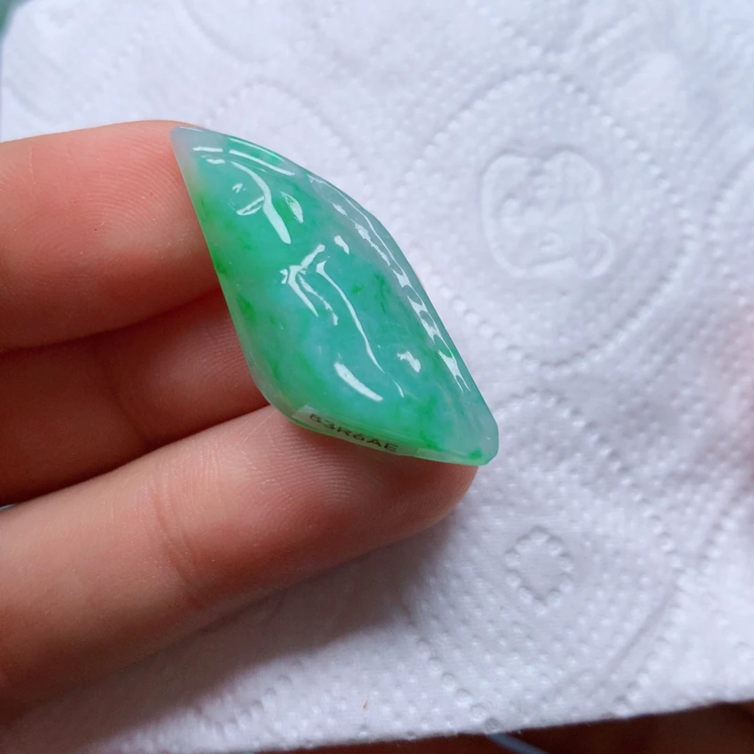 【闪购商品】翡翠吊坠(不含链)未镶嵌