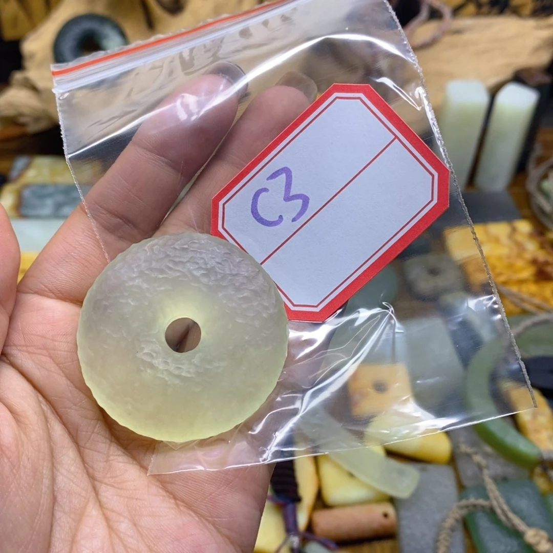 蛇纹石玉挂件未镶嵌维*