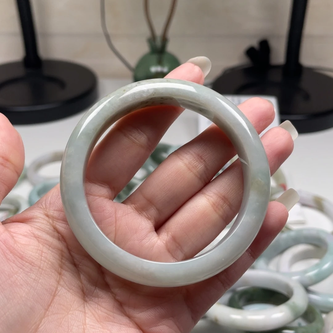 翡翠未镶嵌手镯翡翠手镯