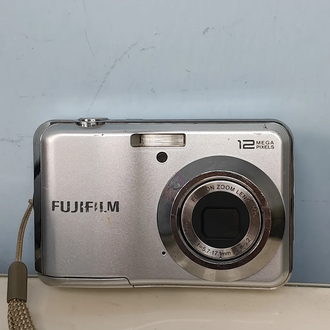 9新 Fujifilm/富士 富士av140 1200w像素 3倍变焦 适合新手